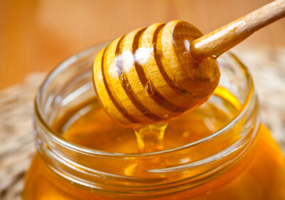 How do you compare different honey pack variants?